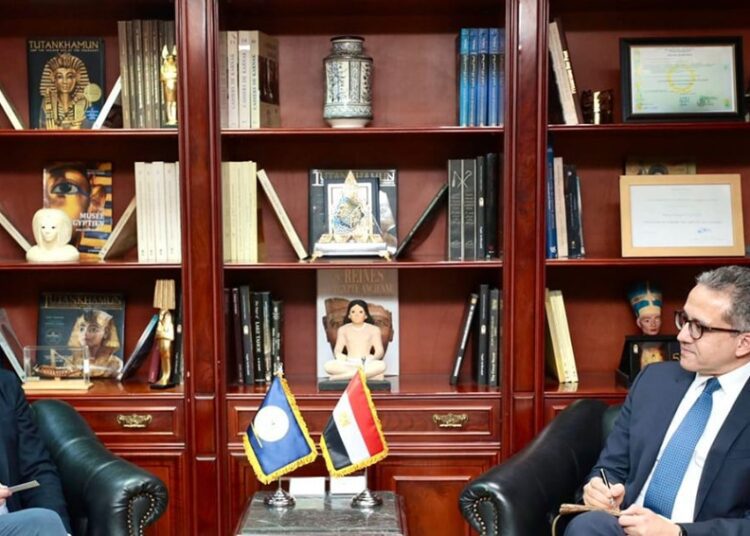 Gov't reviews tourism investment opportunities 2 - Egyptian Gazette Gov't reviews tourism investment opportunities 1 - Egyptian Gazette