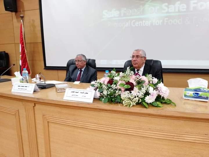 Egyptian Agriculture min. discusses ways of enhancing crops production ...