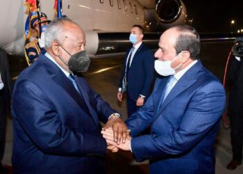 Sisi welcomes Djibouti’s president at Cairo Airport