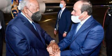 Sisi welcomes Djibouti’s president at Cairo Airport