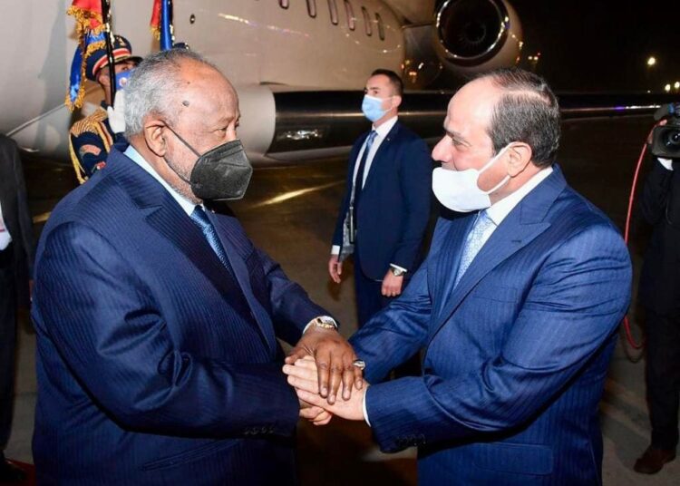 Sisi welcomes Djibouti's president at Cairo Airport 2 - Egyptian Gazette Sisi welcomes Djibouti's president at Cairo Airport 1 - Egyptian Gazette