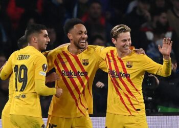 Barcelona reaches UEFA Europa League last 16