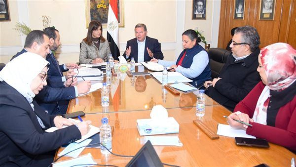 Preparations to hold 6th edition of "Egypt Can" conf. discussed 1 - Egyptian Gazette Egyptian Public Enterprise Sector Minister Hisham Tawfiq during his meeting with Emigration and Egyptian Expatriates Affairs Minister Nabila Makram on Thursday.