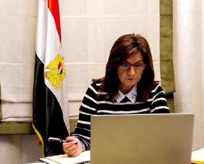 Minister of State of Immigration and Egyptian Expatriates Affairs Nabila Makram held a meeting with representatives of the Egyptian community in Ukraine, which included several Egyptian students in different Ukrainian cities.