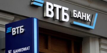 US hits major Russian banks with sanctions