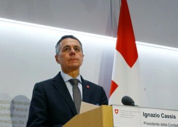 Swiss halt new bank business with Russians on EU sanctions list