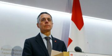 Swiss halt new bank business with Russians on EU sanctions list
