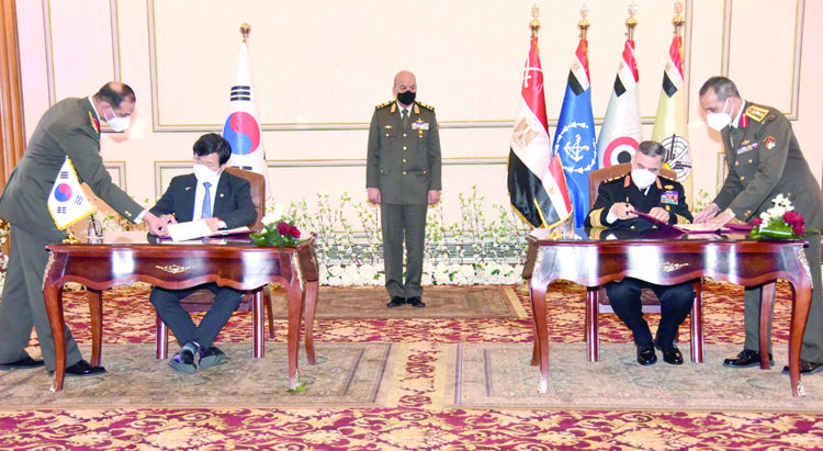 Egypt, S. Korea to boost military co-operation 1 - Egyptian Gazette Minister of Defence Mohamed Zaki during the signing ceremony of two memoranda of understanding in the field of military co-operation with South Korea.