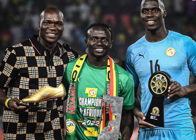 (From R-L) Goalkeeper of the tournament: Edouard Mendy, Player of the tournament: Sadio Mane, Golden Boot: Vincent Aboubakar.