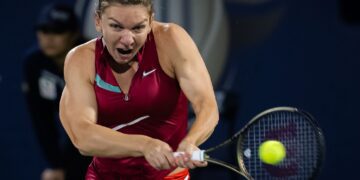 Halep eases past Jabeur to reach Dubai semis