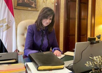 Makram reviews with Egyptian youth in Germany activities of “Asli Masri” programme