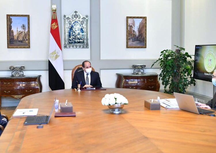 Sisi reviews progress of strategic power projects nationwide 1 - Egyptian Gazette President Abdel Fattah El Sisi during his meeting on Wednesday with Prime Minister Moustafa Madbouli and Minister of Electricity and Renewable Energy Mohamed Shaker to follow up the executive situation of the strategic power projects nationwide.