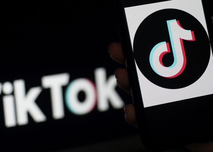 How to be a TikTok music megastar 1 - Egyptian Gazette Musician and user of the video-focused social networking service TikTok Tom Rosenthal, composes in his studio at his house, in London, February 9, 2022.