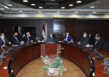 Egypt’s Transport min., Hutchison director confer on activating memorandum of understanding