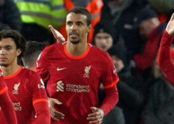 Liverpool 6-0 Leeds: Salah and Mane score twice as Klopp’s side move 3points behind Man City