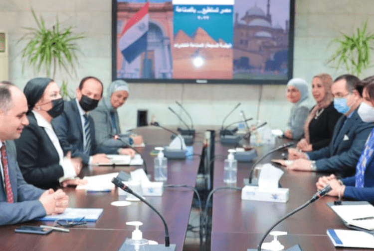 Environment, emigration ministries hold meeting to prepare for 'Egypt Can With Industry' conf. 1 - Egyptian Gazette Environment Minister Yasmine Fouad (2nd L) and Minister of State of Emigration and Egyptian Expatriates Affairs Nabila Makram (1st R) on Saturday held a coordination meeting as part of arrangements for the sixth edition of "Egypt Can" conferences.