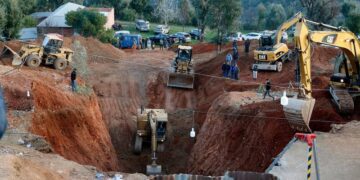 Moroccan rescuers dig toward child trapped in well