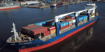 (UPDATE) Russia seeks explanation from France over seized ship