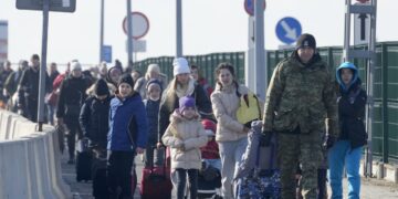 UN refugee agency: nearly 120,000 Ukrainians have fled