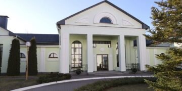 Ukrainian delegation arrives at Ukrainian-Belarusian border for talks with Russia