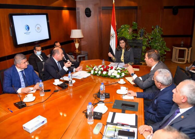 Emigration minister reviews final preparations for 'Egypt Can with Industry' conference 1 - Egyptian Gazette Egyptian Minister of State for Emigration and Egyptian Expatriates' Affairs Nabila Makram (C) held a meeting with representatives of the ministries and bodies participating in "Egypt Can with Industry" conference to be held under the patronage of President Abdel Fattah El Sisi on March 27 and 28.