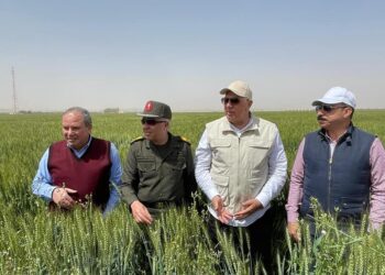 Egypt’s agriculture minister inspects Garf Hussein fishery in Aswan
