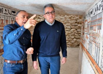 Five archaeological tombs unearthed in Saqqara