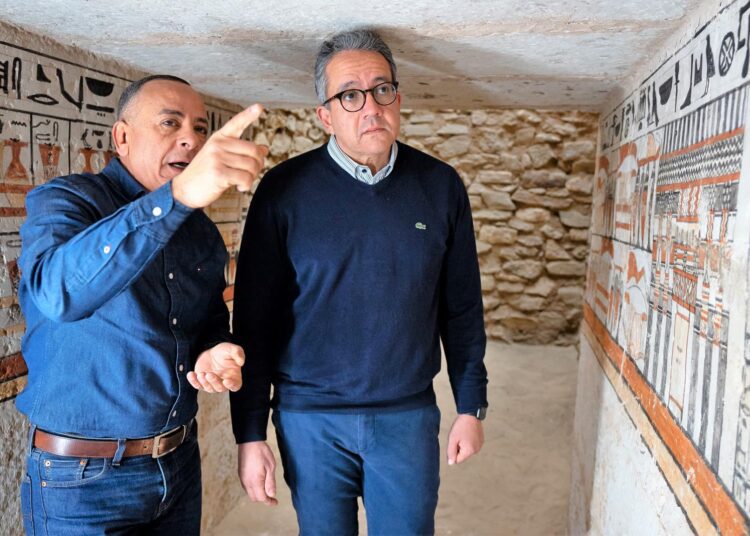 Secretary General of the Supreme Council of Antiquities (SCA) Mostafa Waziri on Saturday announced that five archaeological tombs have been unearthed in the area of Saqqara Necropolis.