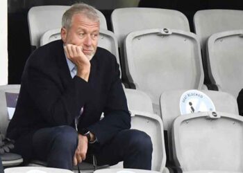 Premier League disqualifies Abramovich from running Chelsea