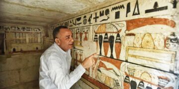 Egypt displays recently discovered ancient tombs in Saqqara