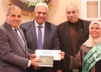 Azhar unversity president honours ideal mothers