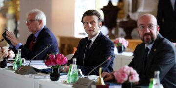 EU to boost military support to Kyiv, mulling new sanctions