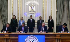 PM attends signing of 2 deals to develop green hydrogen production project 4 - Egyptian Gazette PM attends signing of 2 deals to develop green hydrogen production project 3 - Egyptian Gazette