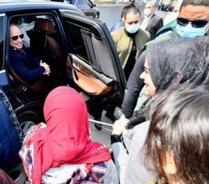 Sisi listens to people’s demands in Old Cairo 5 - Egyptian Gazette