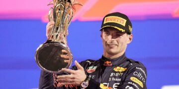 Verstappen pips Leclerc to win Saudi GP