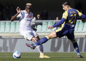 Napoli revives Serie A title hopes with win at Verona