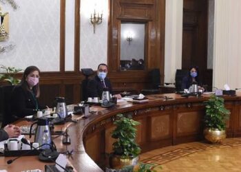 PM follows up on status of projects funded by development partners