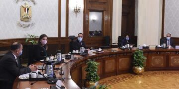 PM follows up on status of projects funded by development partners