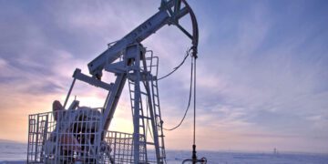 (UPDATE) Oil rises above $113 as Ukraine conflict offsets Iran supply hope