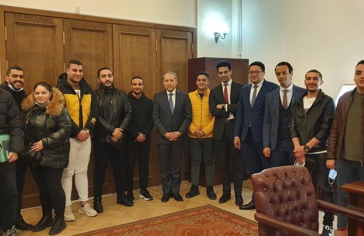 Egyptian diplomat receives group of nationals fleeing Ukraine 1 - Egyptian Gazette Egypt’s Ambassador in Moscow Nazih el Nagari on Saturday received a group of Egyptian nationals, who were evacuated from Ukraine through Russia before returning home.