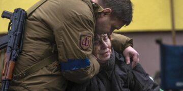 Convoy heads to Ukraine’s Mariupol to attempt evacuation