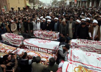 Death toll climbs to 63 in deadly Pakistan IS mosque attack