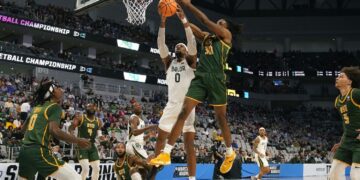 Defending champ Baylor opens with 85-49 win over Norfolk