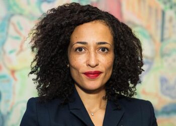 Zadie Smith to receive PEN America literary service award