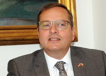 Cairo, Prague for closer ties