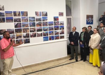 Mexican muralist making art out of migrants’ experiences