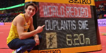 Sweden’s Mondo sets world record