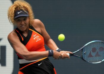 Hurkacz, Medvedev and Osaka advance at Miami Open