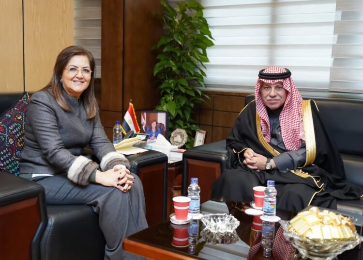 Egyptian Minister of Planning and Economic Development Hala el Saeed discussed with Saudi Minister of Trade Majed al Qasabi ways of boosting future cooperation between the two countries.