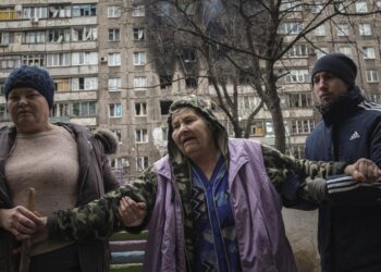 Sirens in Ukraine’s capital as civilians try to flee cities
